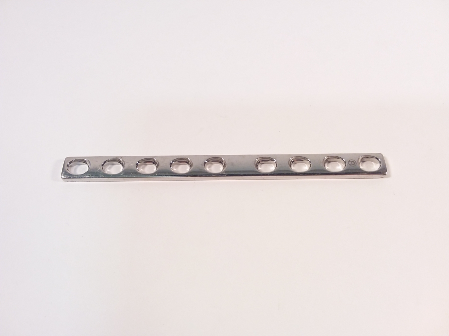 Synthes 4.5 mm Narrow DCP Plates, 9 Holes, Length 151 mm