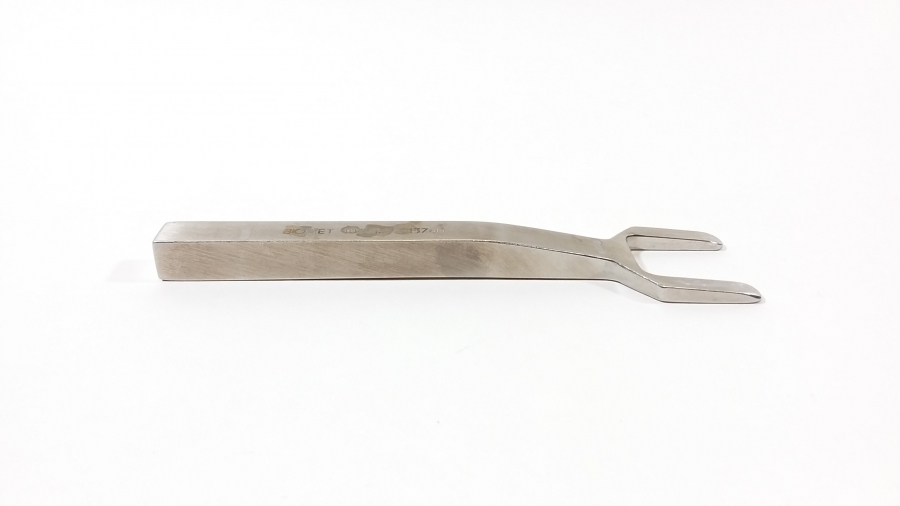 Biomet Head Remover