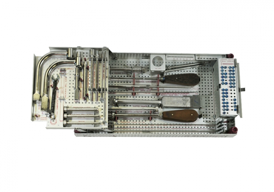 Synthes URTN Insertion and Locking Set