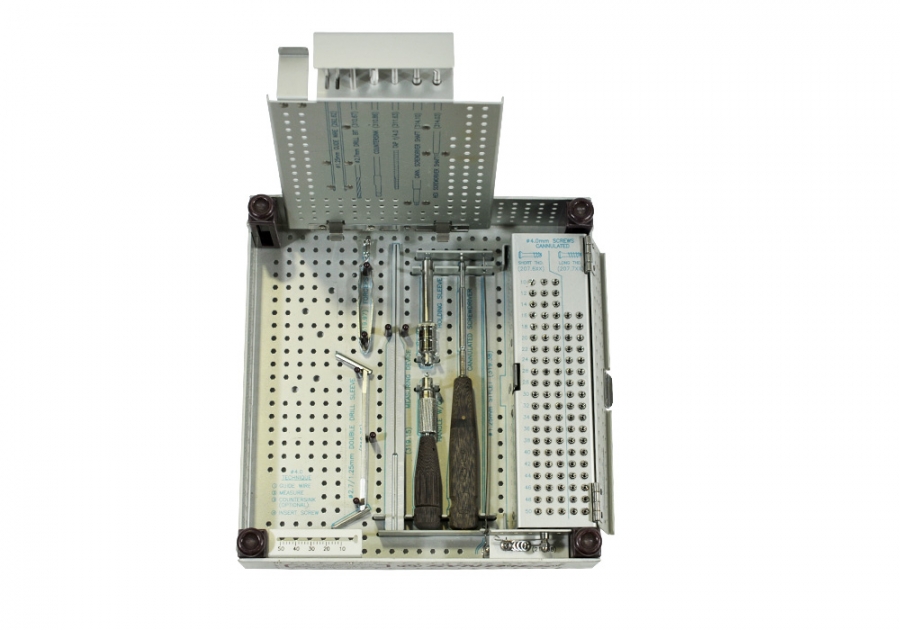 Synthes 4.0 mm Cannulated Screw Instrument and Implant Set