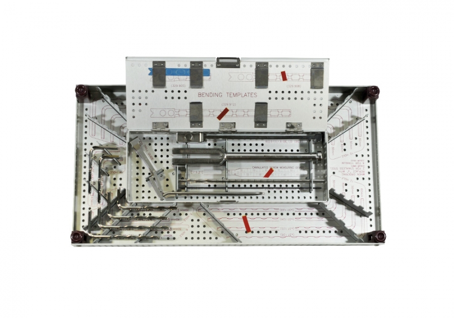 4.5 mm 90° Cannulated LC-Angled Blade Plate Instrument and Implant Set